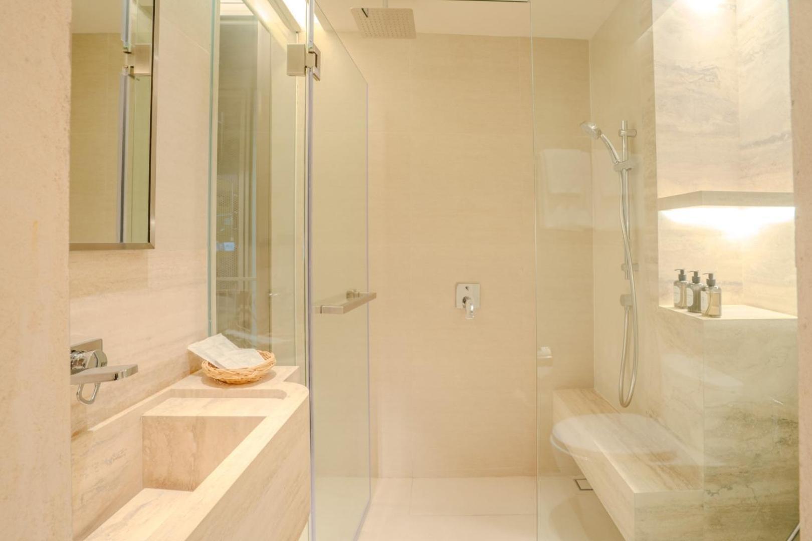Inn a day Bangkok Bagian luar foto